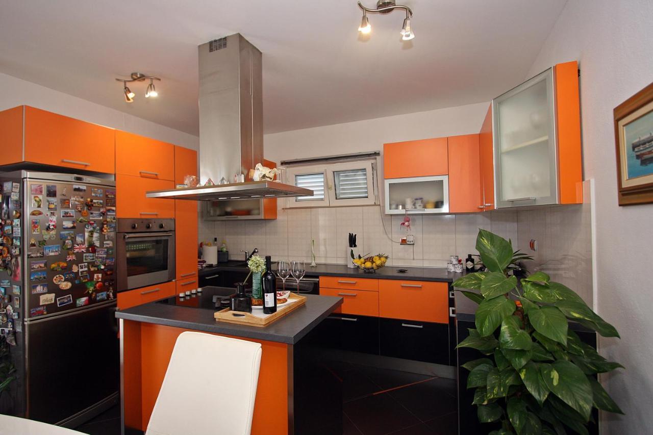 Apartment Petra Supetar Buitenkant foto