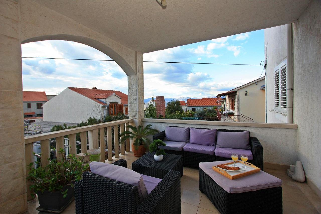 Apartment Petra Supetar Buitenkant foto