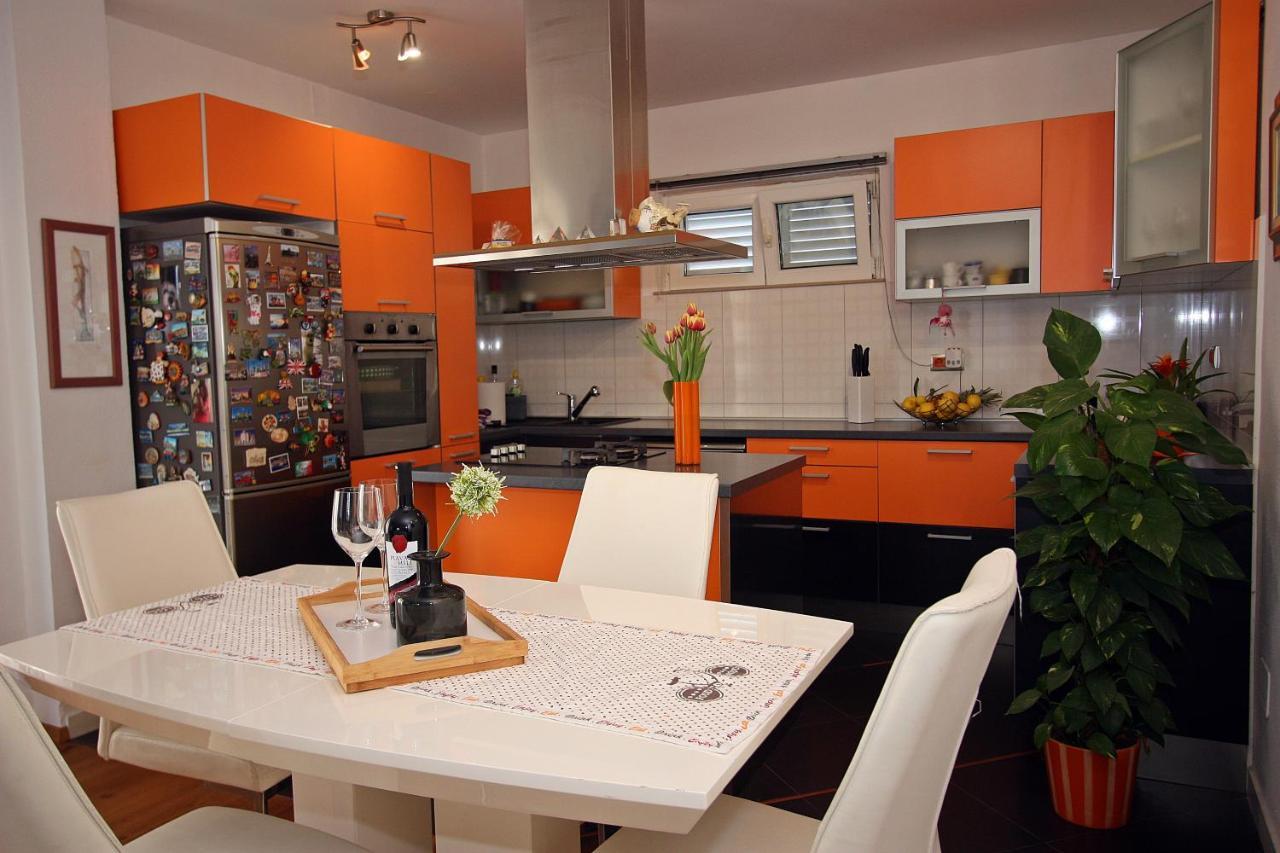 Apartment Petra Supetar Buitenkant foto