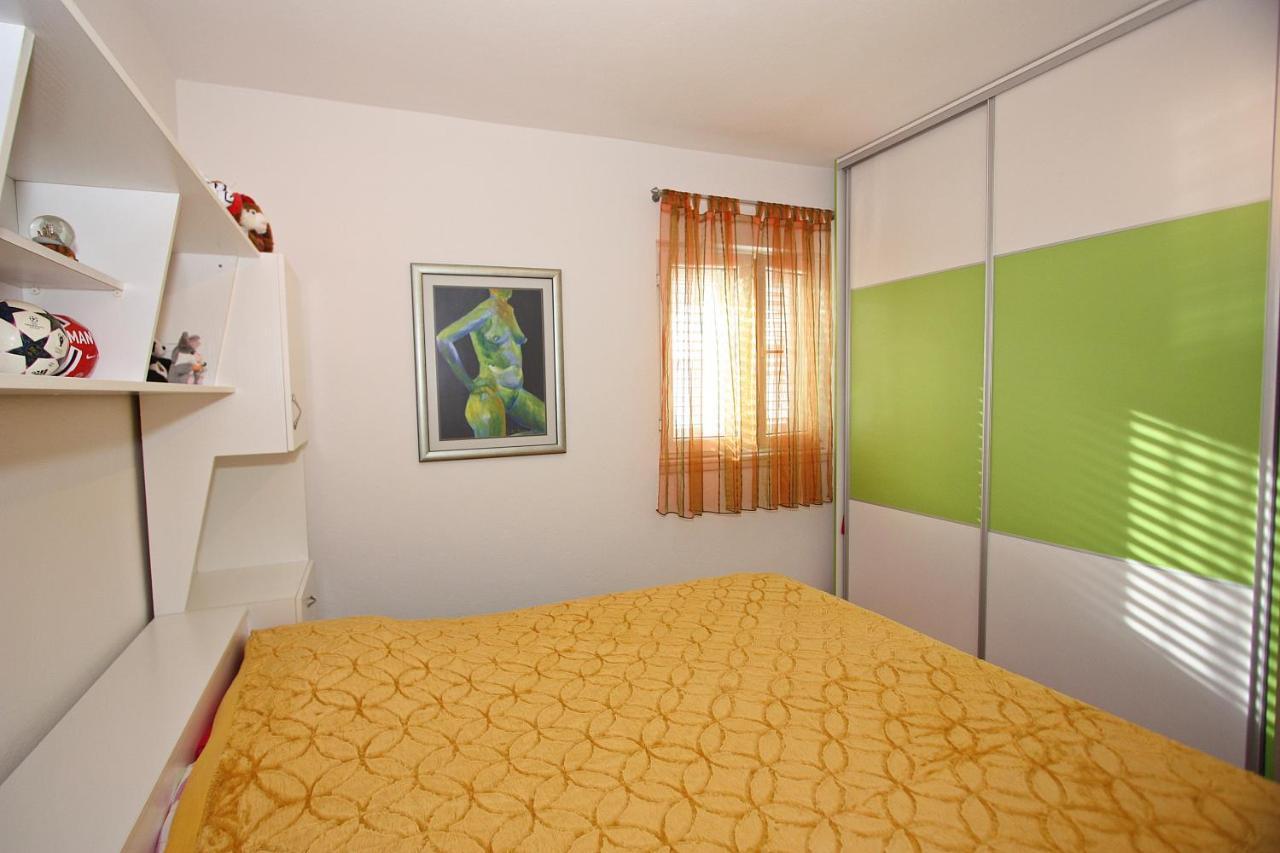 Apartment Petra Supetar Buitenkant foto