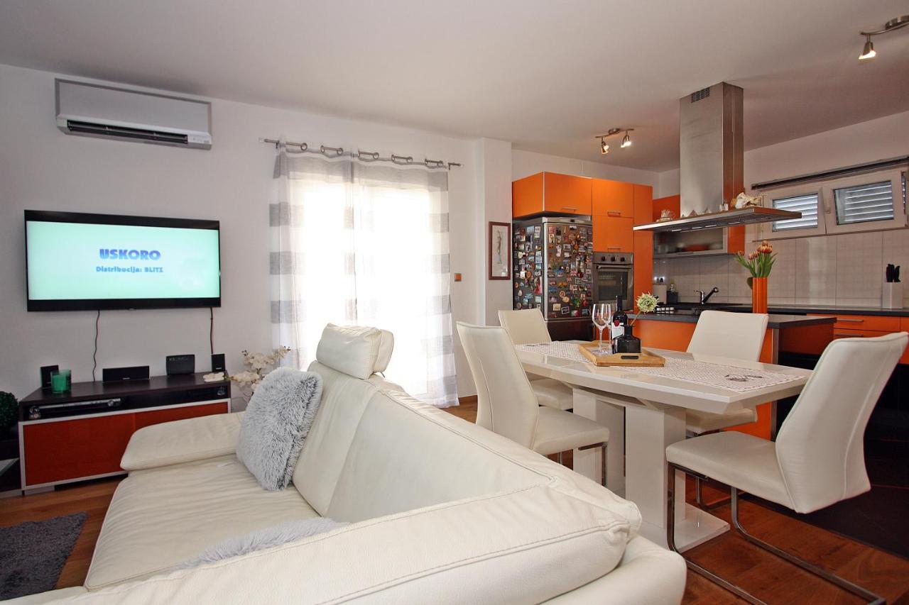 Apartment Petra Supetar Buitenkant foto